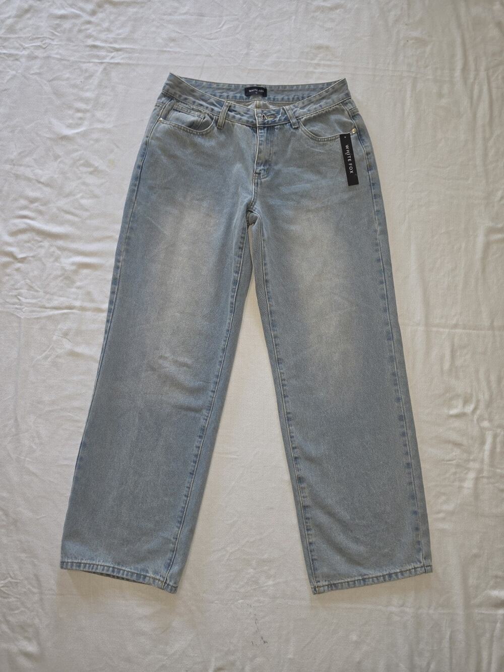 White Fox Women's NWT Light Wash Wide Leg Baggy Jeans High Rise Denim Medium